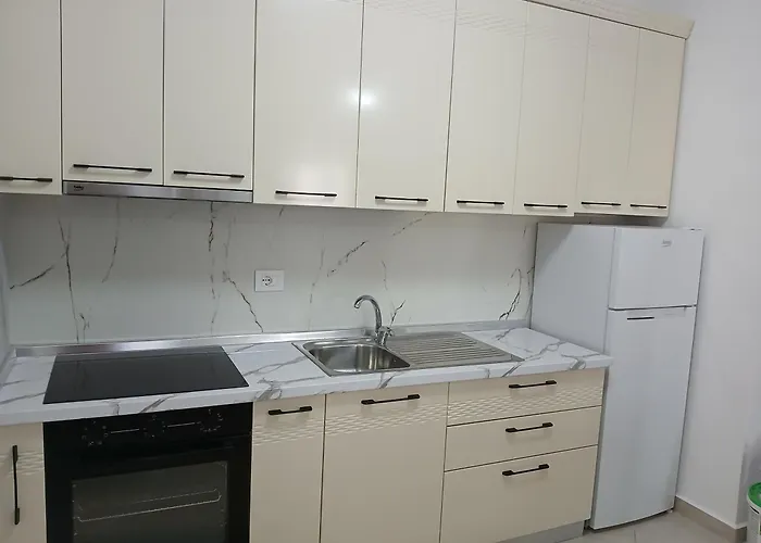 Amar * Golem (Tirana)